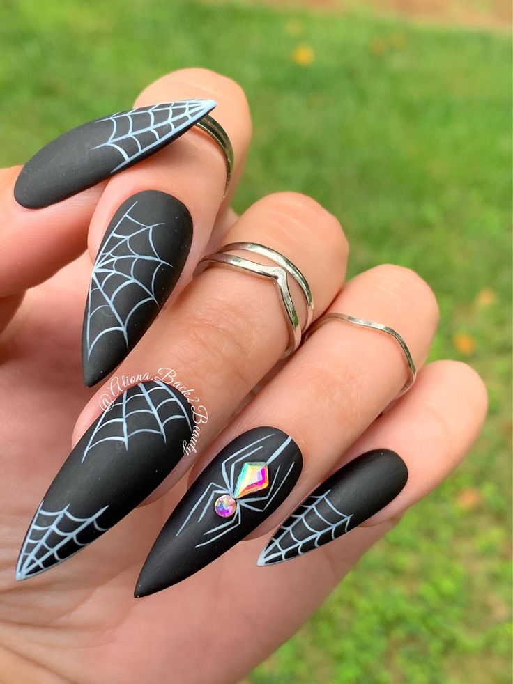 Halloween Nails Ideas for 2024